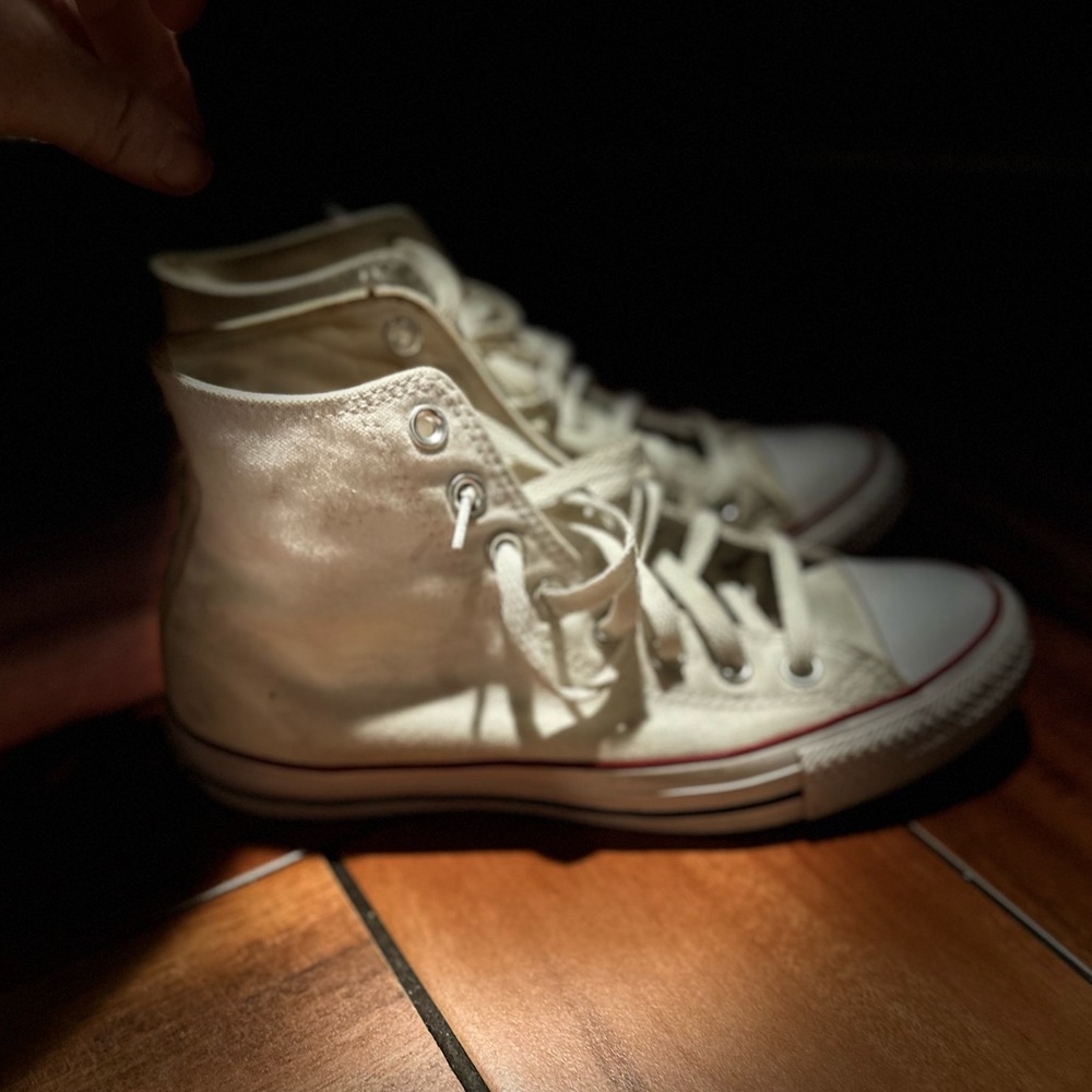 White Hightop converse women’s 8.5 men’s 7